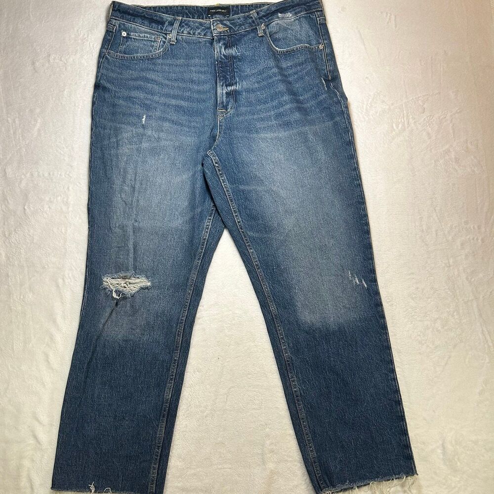 Free Assembly Women's Distressed Straight Leg Jeans Size 18